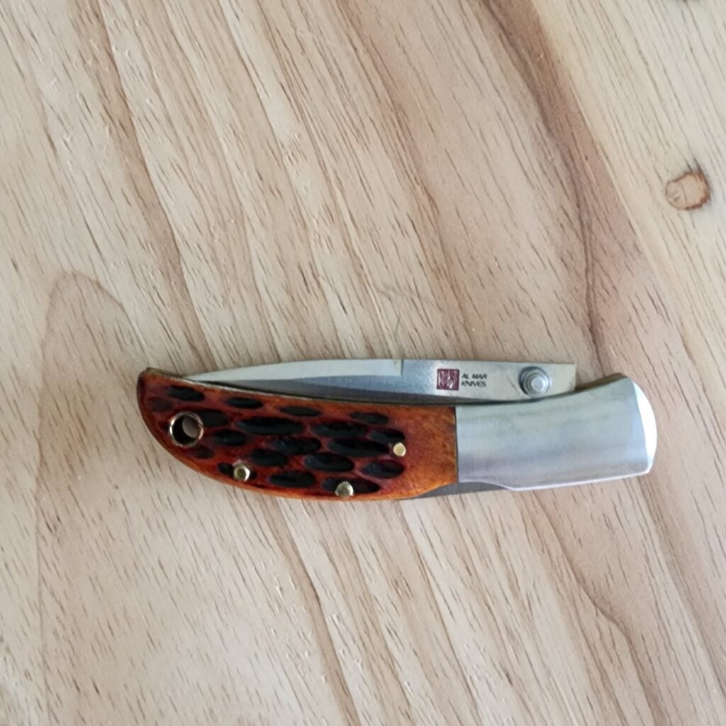 Al Mar Knives Honey Jigged Bone Classic Collection Hawk AMK 7002 2.75" Traditional Satin Honey Bone – gallery image 2