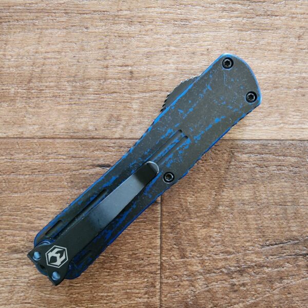 Heretic Knives Manticore E Recurve Breakthrough Blue Handle Battleworn Black Blade H029-8A-BRKBLU – gallery image 1