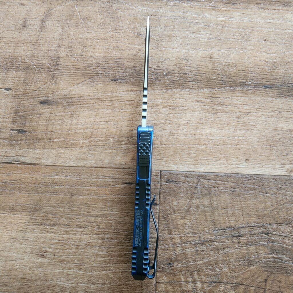 Heretic Knives Manticore E Recurve Breakthrough Blue Handle Battleworn Black Blade H029-8A-BRKBLU – gallery image 5