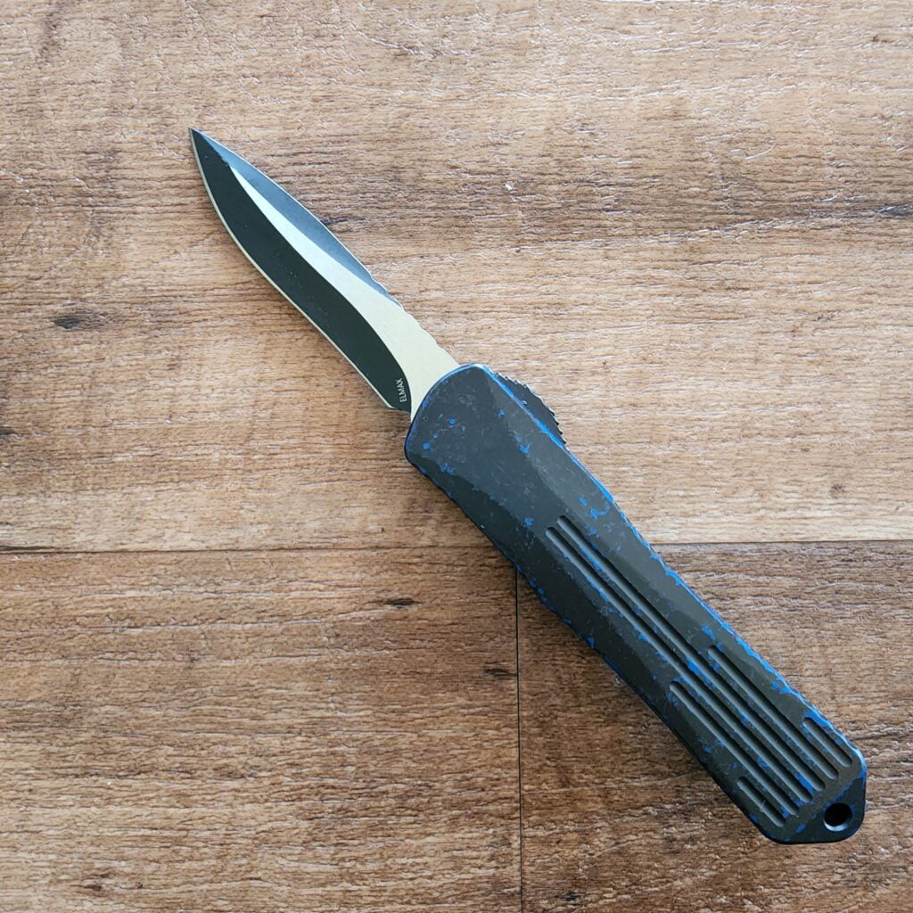 Heretic Knives Manticore E Recurve Breakthrough Blue Handle Battleworn Black Blade H029-8A-BRKBLU – gallery image 2