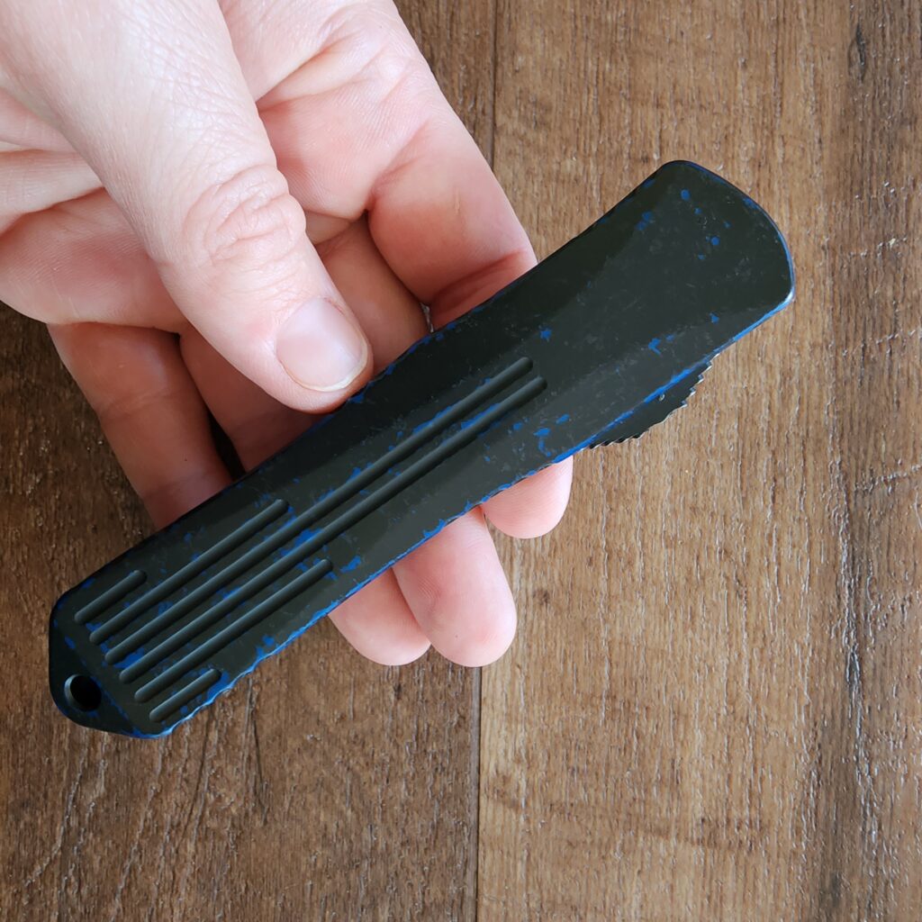 Heretic Knives Manticore E Recurve Breakthrough Blue Handle Battleworn Black Blade H029-8A-BRKBLU – gallery image 4