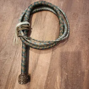 Hand Made Bull Whip in Paracord 8' OAL knife for sale
