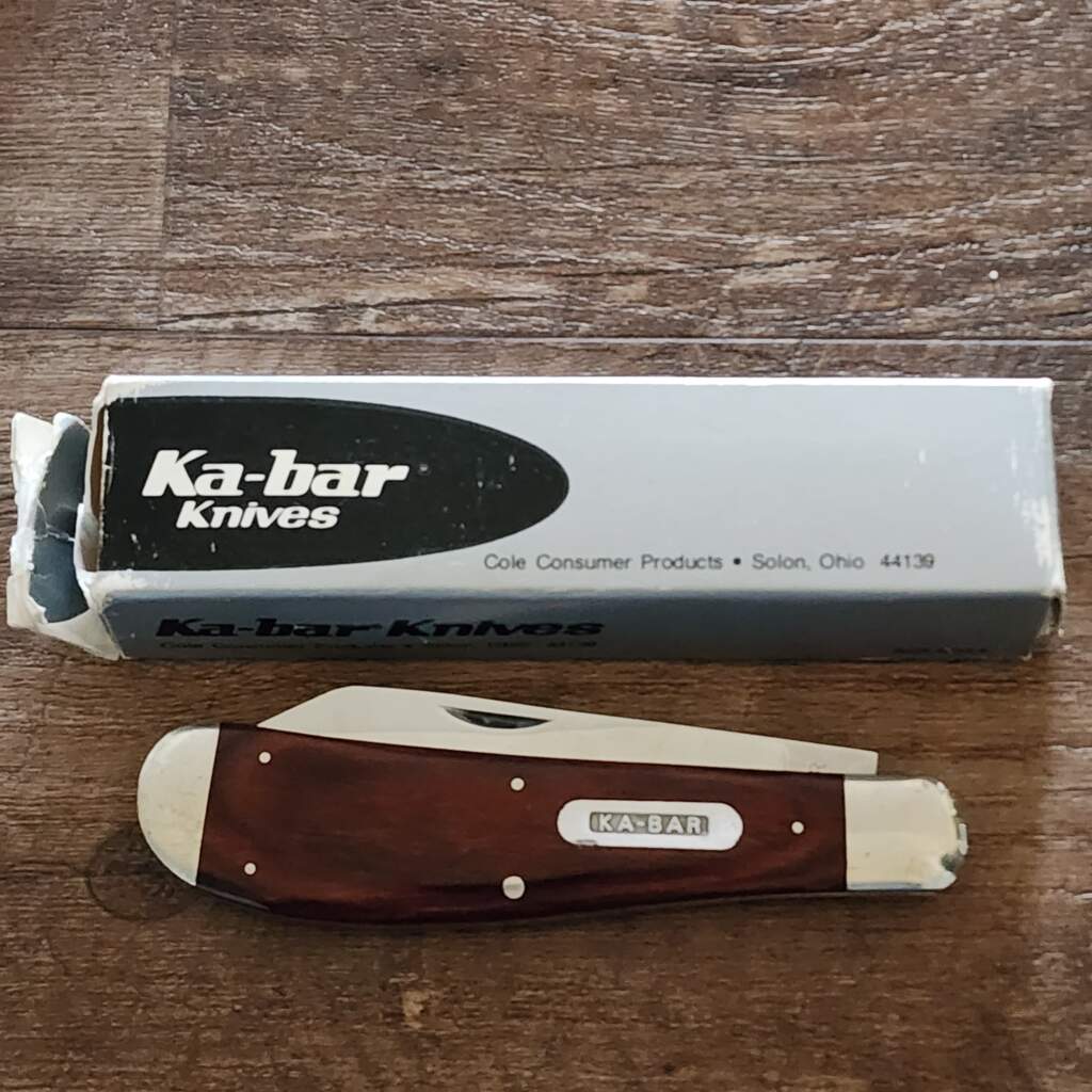 KA-BAR UNION CP-92 5" Cotton Sampler Collectors Club knife With Swell End Cherry wood handles 1 of 802 – gallery image 4