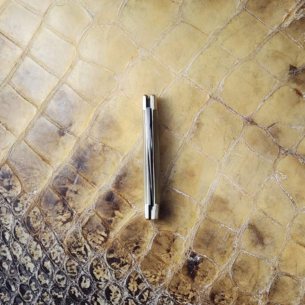 Case 92033 SS MOP 1981 2 Blade 9 Dot Pen Knife – gallery image 2
