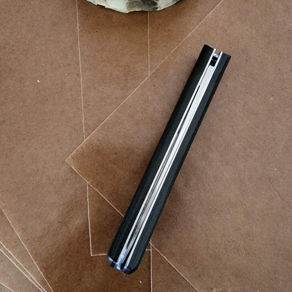 Great Eastern Cutlery #215124 LB Black Linen Micarta – gallery image 3
