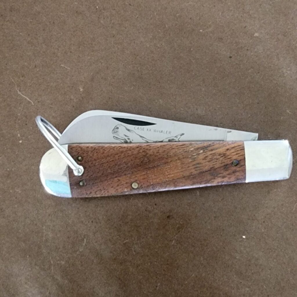 Case XX USA Whaler in Walnut and Stainless, 1199 SH R – gallery image 2