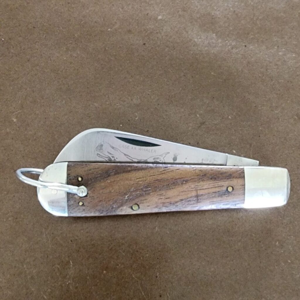 Case XX USA Whaler in Walnut and Stainless, 1199 SH R – gallery image 2