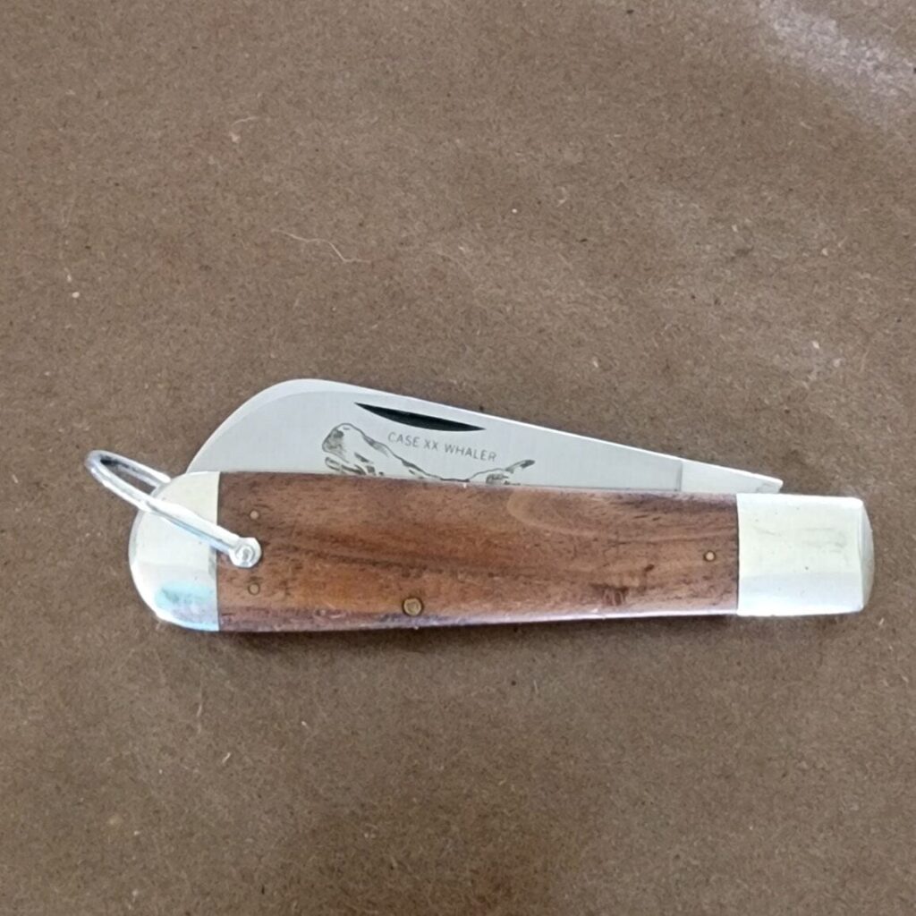 Case XX USA Whaler in Walnut and Stainless, 1199 SH R – gallery image 2