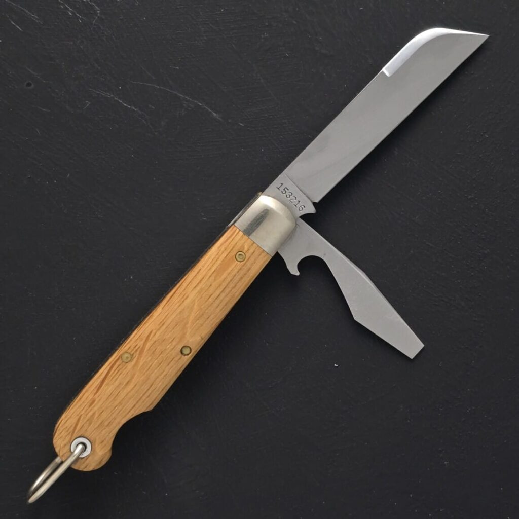 Great Eastern Cutlery #153216 CL Beer Barrel Oak USED – gallery image 3