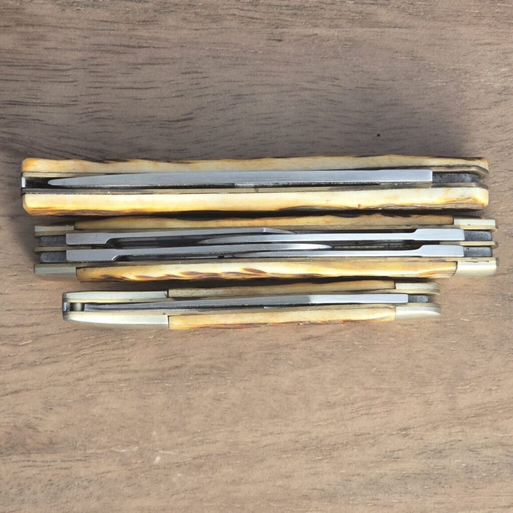 Kissing Crane Set of 3 Slip Joint Knives – gallery image 3
