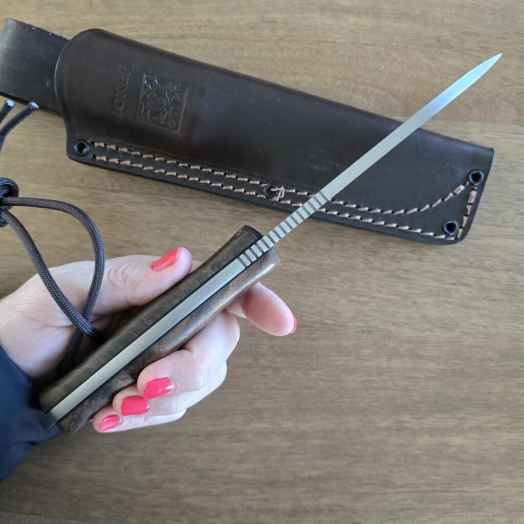 Joker Hunting Knife Nomad CN125 in Böhler N695 Steel, Black Leather Sheath and Walnut Wood Handle – gallery image 3