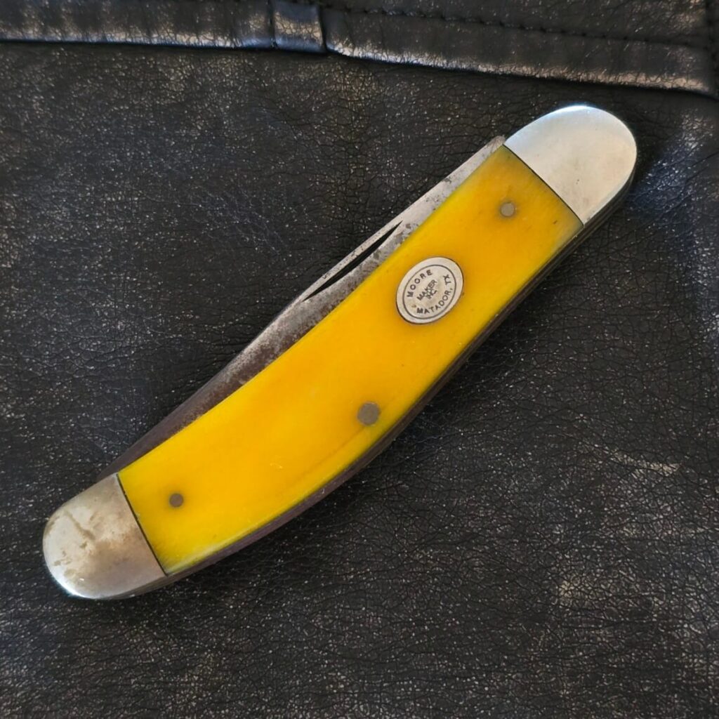 Moore Maker Matador TX 204 in Yellow Smooth Bone USA Heavily Used, cracked scale – gallery image 2