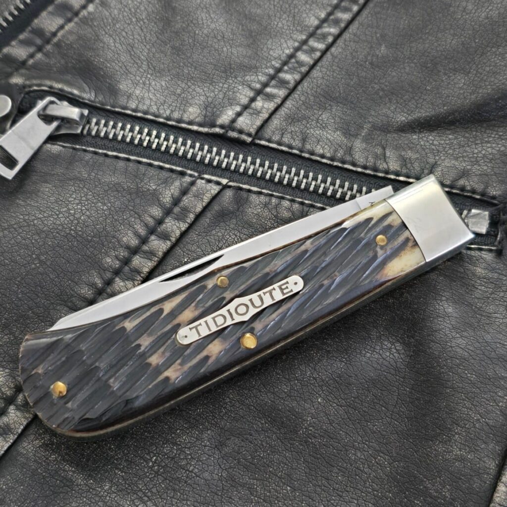 Great Eastern Cutlery #235208 Jigged Walnut SN 24 (1 of 50) – gallery image 5