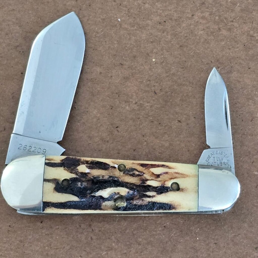 Great Eastern Cutlery #262209 Burnt Stag note age patina and engraved Blade seen on pictures – gallery image 7