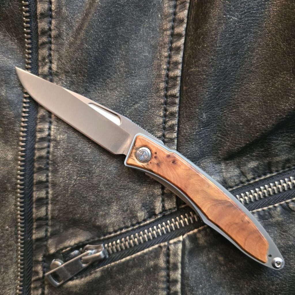 Chris Reeve Knives Mnandi MNA-1086 in S35VN and Titanium with Thuya Wood Inlay 12/18/2017 – gallery image 3
