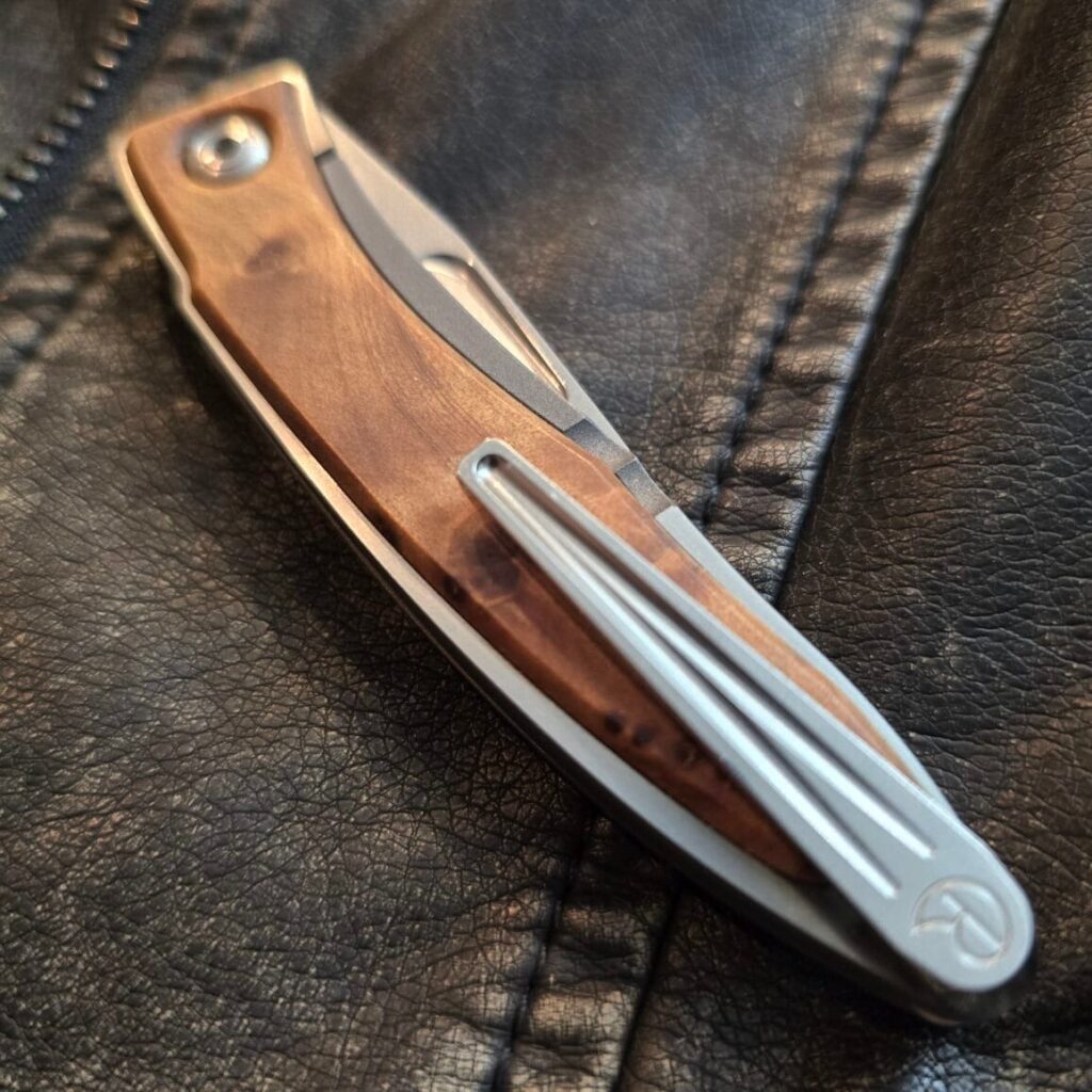 Chris Reeve Knives Mnandi MNA-1086 in S35VN and Titanium with Thuya Wood Inlay 12/18/2017 – gallery image 5