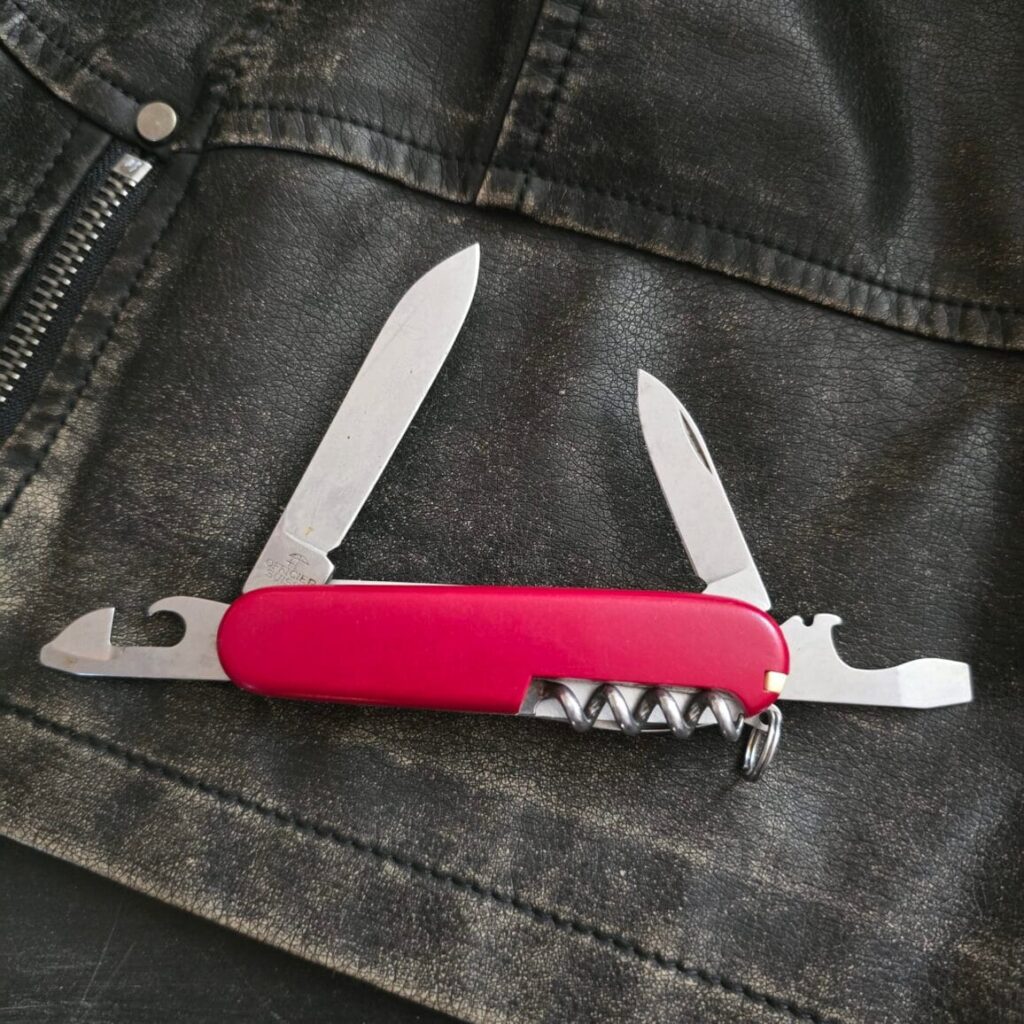 Victorinox Multitool – gallery image 4