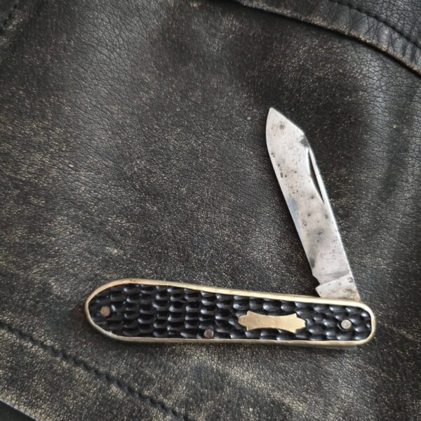 Vintage Folding Knife (Heavily Used) – gallery image 1