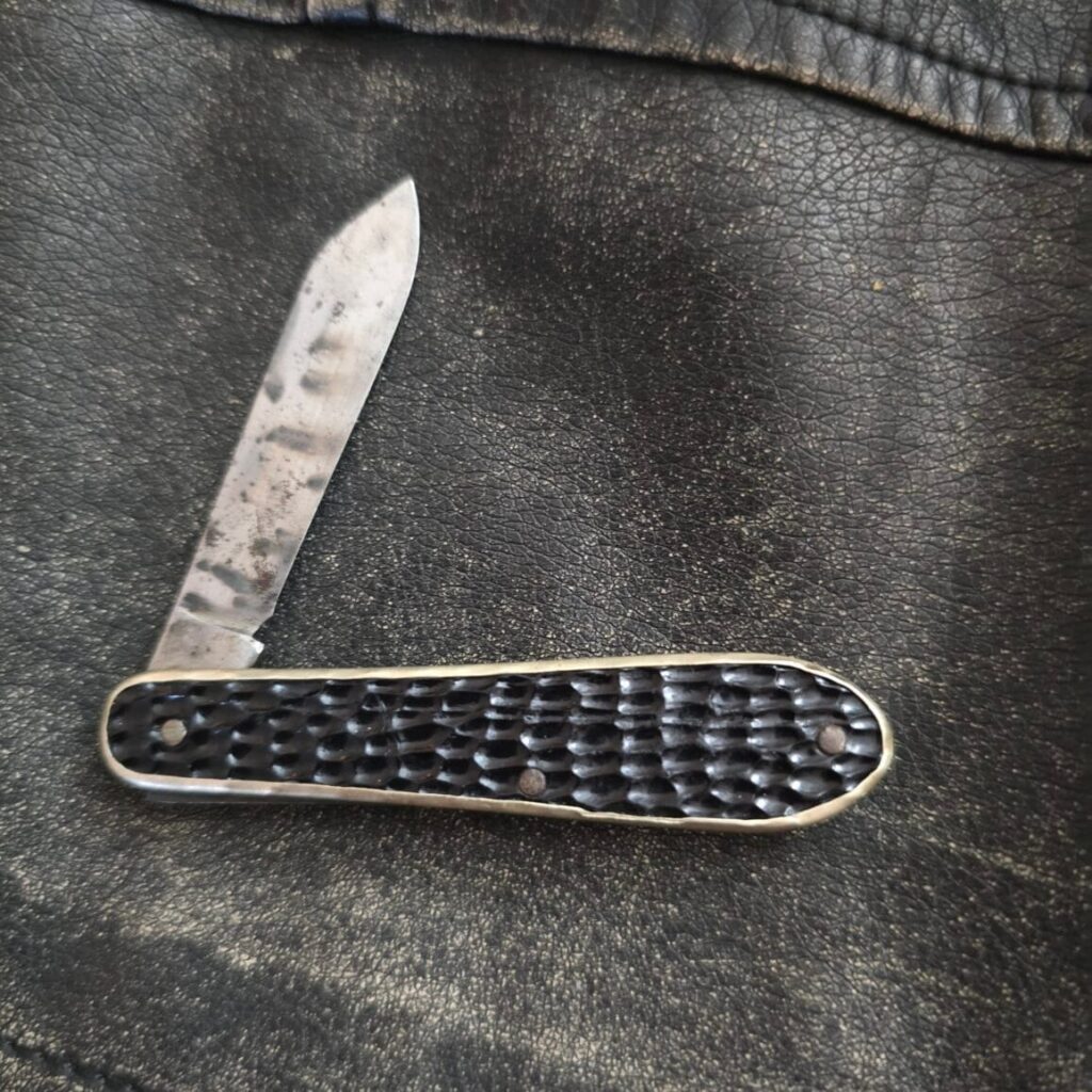 Vintage Folding Knife (Heavily Used) – gallery image 4