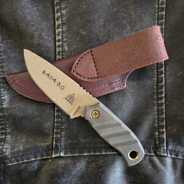 TOPS Baja 3.0 22-3044 in Green Canvas Micarta and 1095