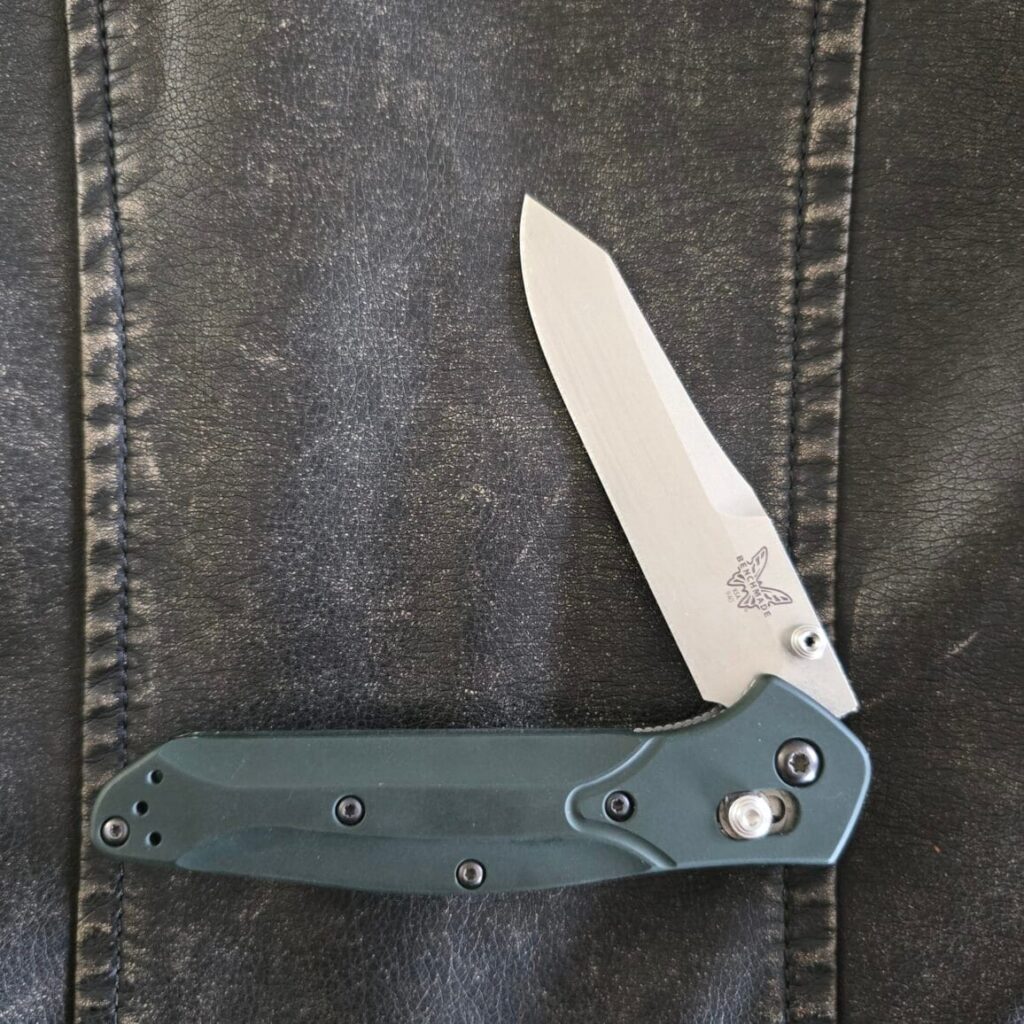 Benchmade 940 Osborne Design Green/Purple Aluminum and CPM-S30V Reverse Tanto Folding Knife – gallery image 4
