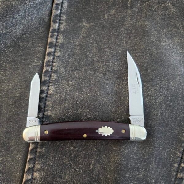 Great Eastern Cutlery #620220 Maroon Linen Micarta