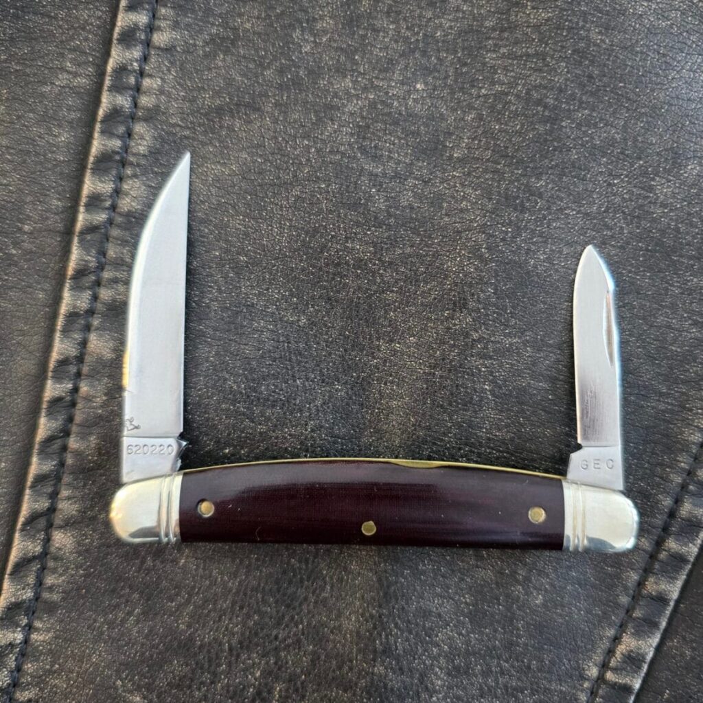 Great Eastern Cutlery #620220 Maroon Linen Micarta – gallery image 4