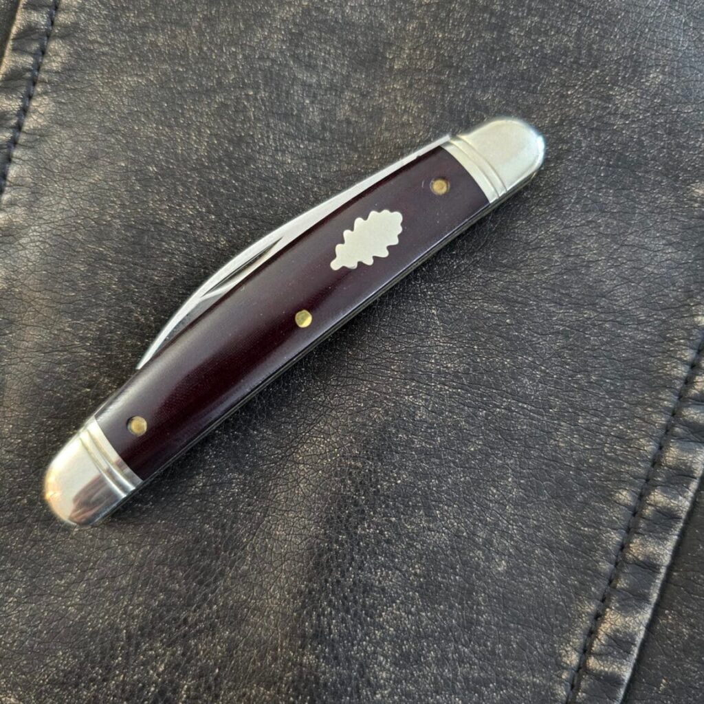 Great Eastern Cutlery #620220 Maroon Linen Micarta – gallery image 2