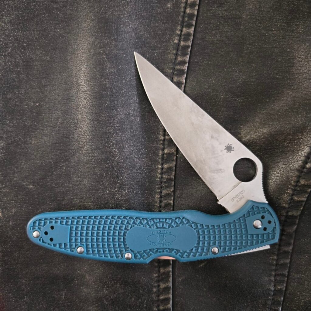 Spyderco Police 4 FRN in Blue G10 and K390 C07FP4K390 W/ Lynch Clip (gently used) – gallery image 4