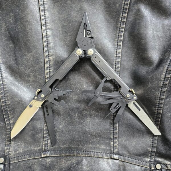 Leatherman Limited-Edition ARC Obsidian Black 833206 – gallery image 1