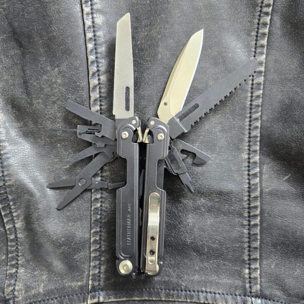 Leatherman Limited-Edition ARC Obsidian Black 833206 – gallery image 4