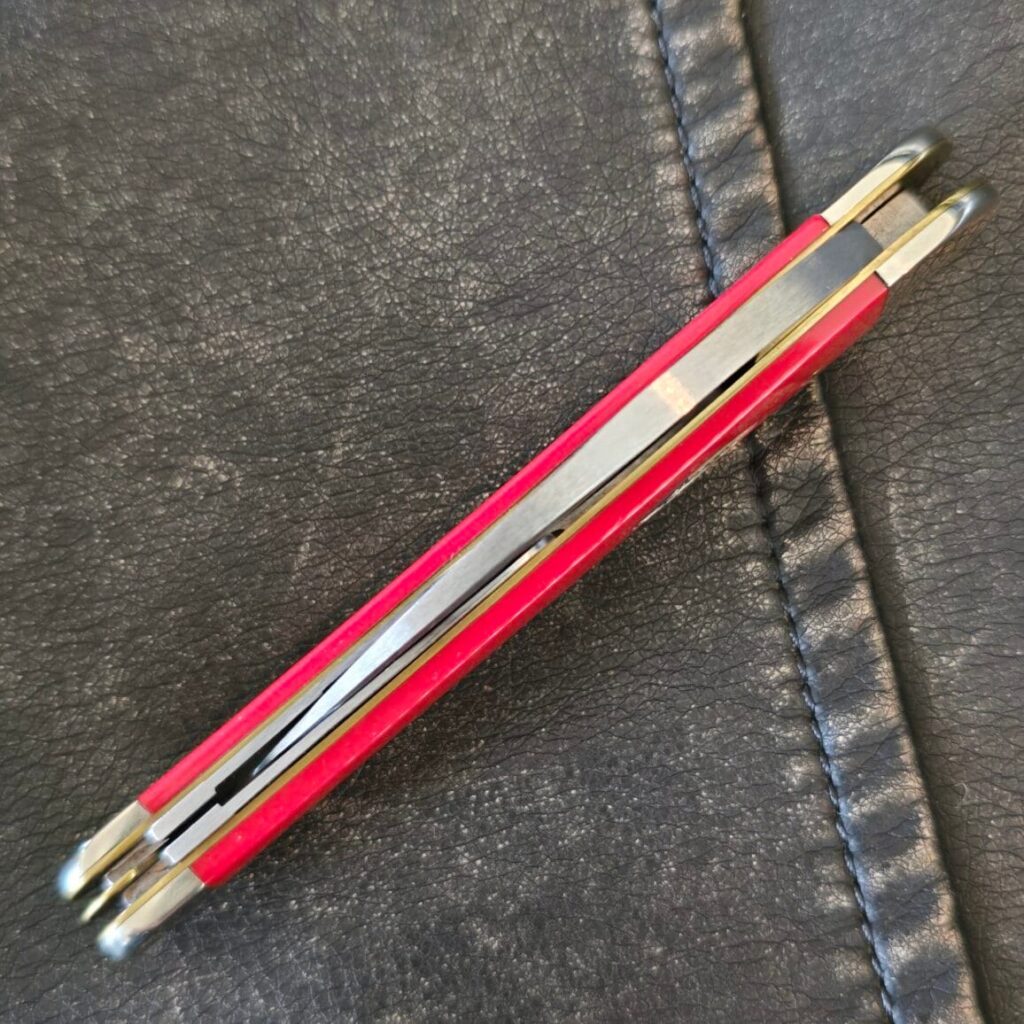 Case XX USA American Workman Red Synthetic Smooth Seahorse Whittler 4355 WH SS No 13457 – gallery image 3