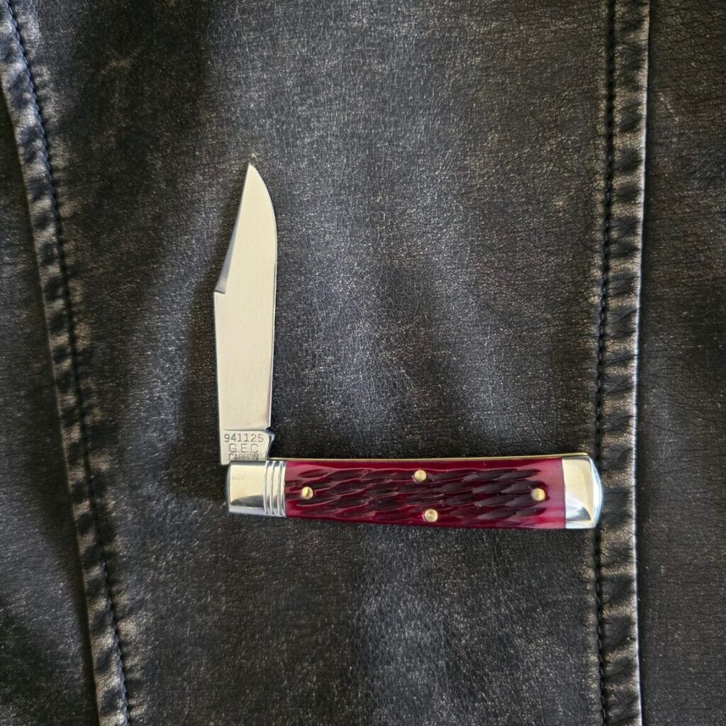 Great Eastern Cutlery #941125 Black Plumb Jigged Bone – gallery image 3
