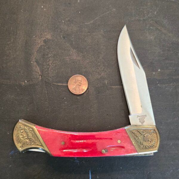 Frost Cutlery Jumbo Lockback Knife in Red Jigged Bone – gallery image 1