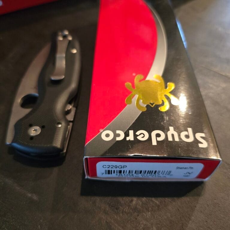 Spyderco Shaman Pin C229GP