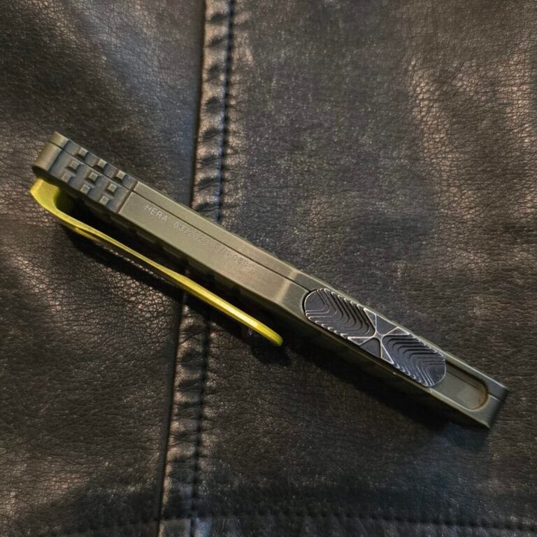 Microtech Herra S/E Frag Signature Series Grenade Green Apocalyptic Full Serrated 703-12 APFRGS