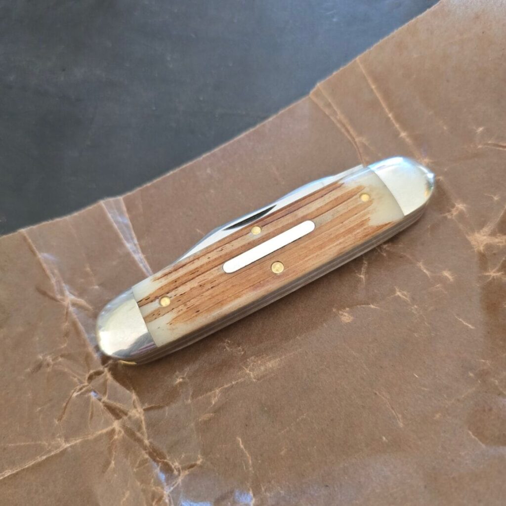 Great Eastern Cutlery #351225 Cowhide Jigged Bone – gallery image 2