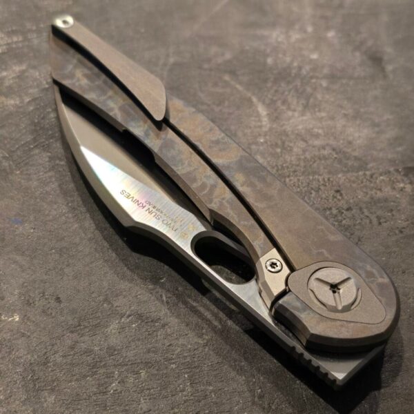 TwoSun TS140 Bowhead in M390 With Factory Custom Finished Titanium