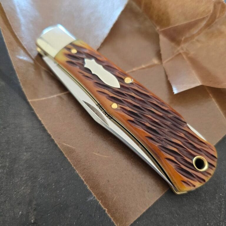 Great Eastern Cutlery #421125 LB Antique Yellow Jigged Bone