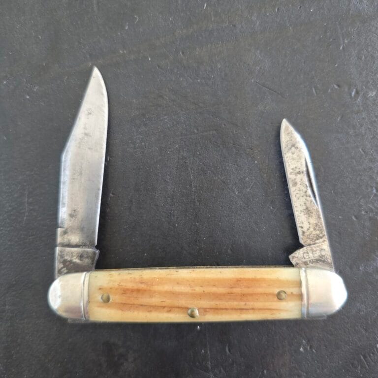 Great Eastern Cutlery #681221 Cowhide Jigged Bone HEAVILY USED