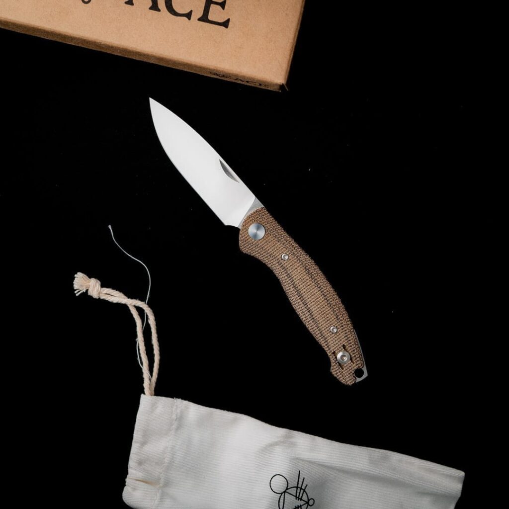 GiantMouse ACE Farley - Green Canvas Discounted "Rescue Mouse" – gallery image 2
