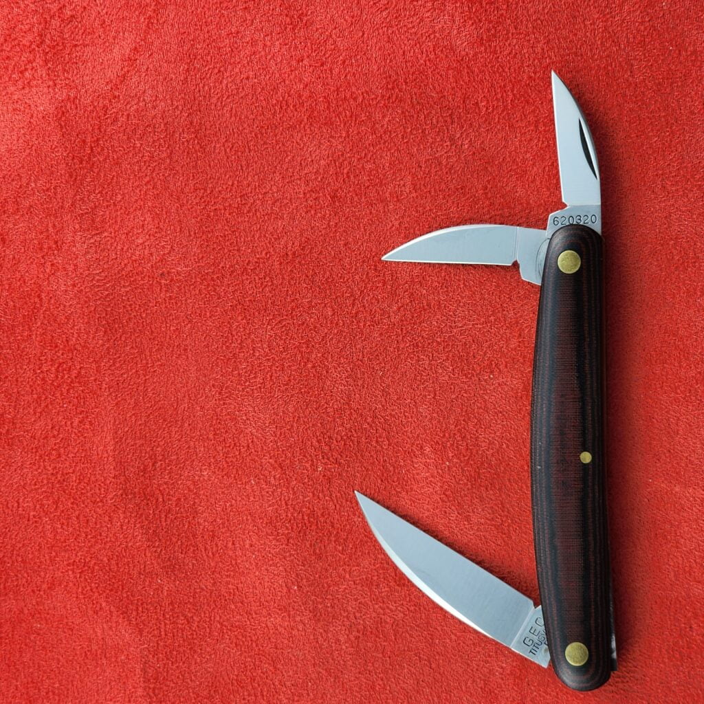 GEC #620320 Red & Black Linen Micarta Pocket Carver – gallery image 4