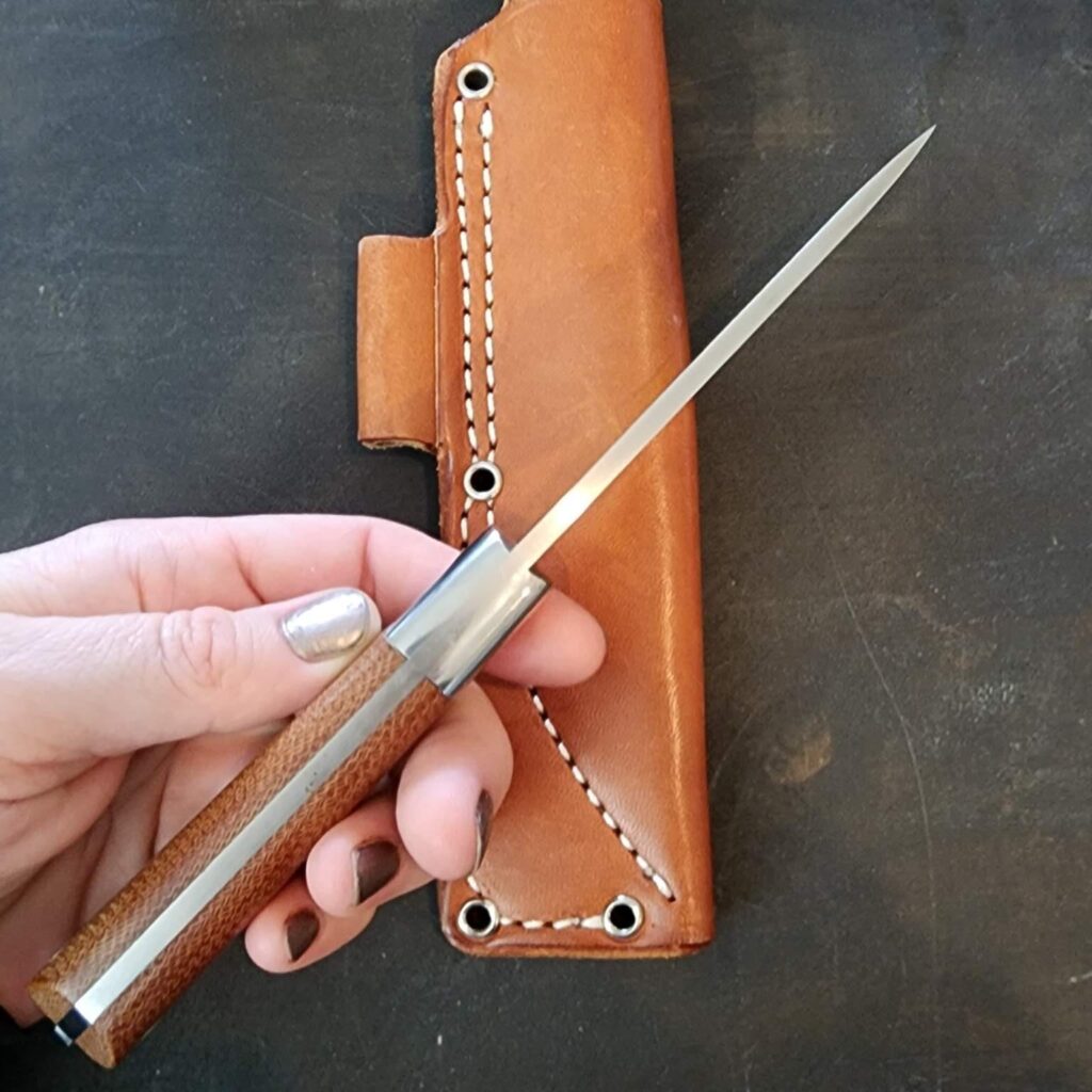 Bark River CPM D2 Brown Canvas Micarta Gently Used – gallery image 4