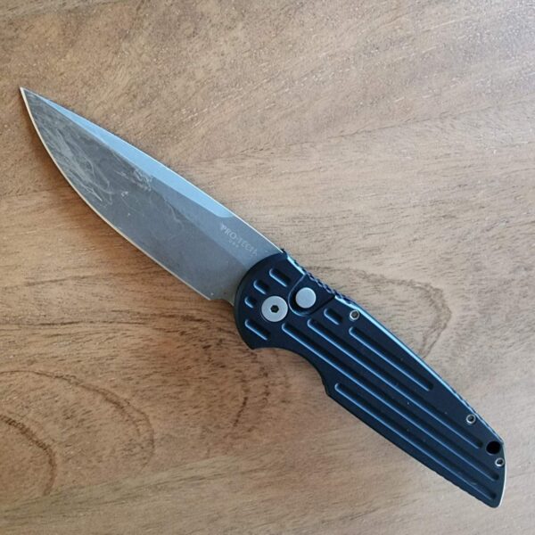 PROTECH TR-3 TACTICAL RESPONSE 3 BLACK HANDLE WITH GROOVES BLASTED BLADE PLAIN EDGE