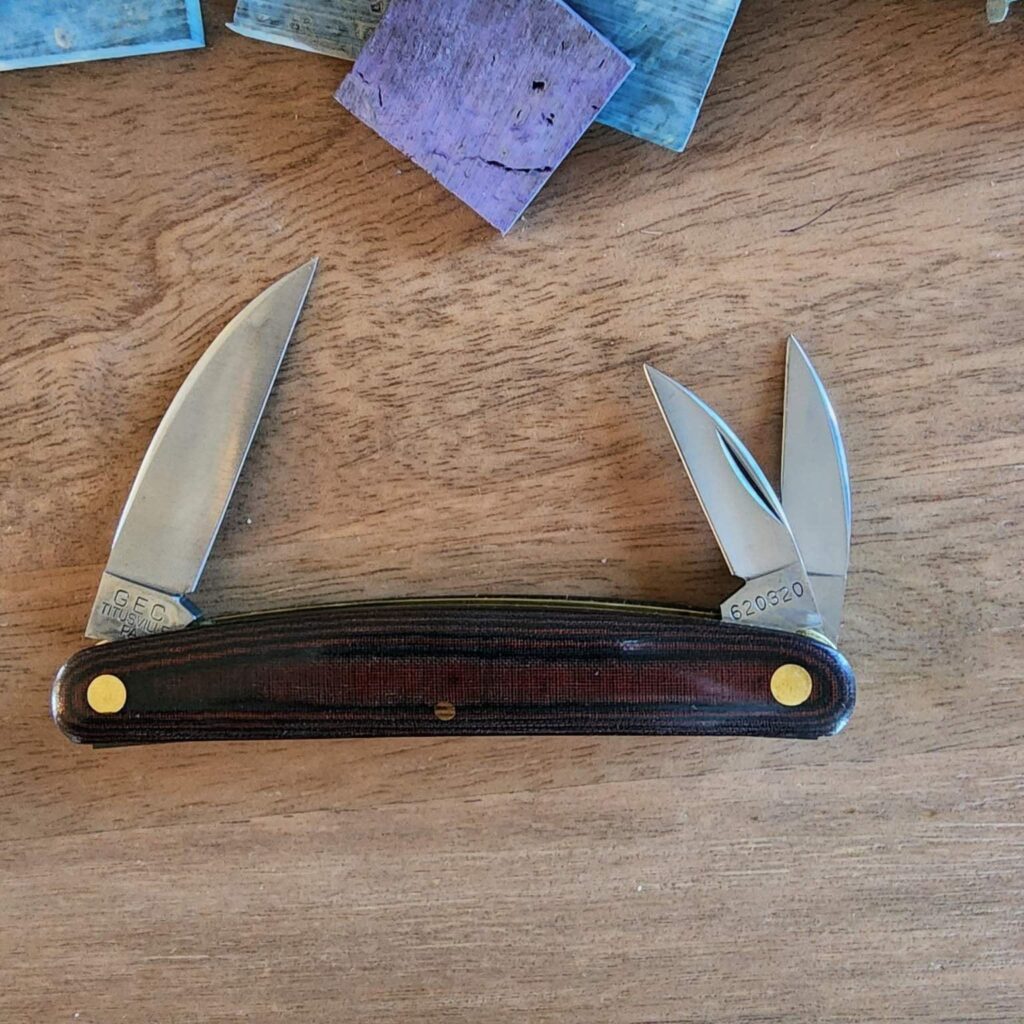 Great Eastern Cutlery #620320 Red & Black Linen Micarta – gallery image 4