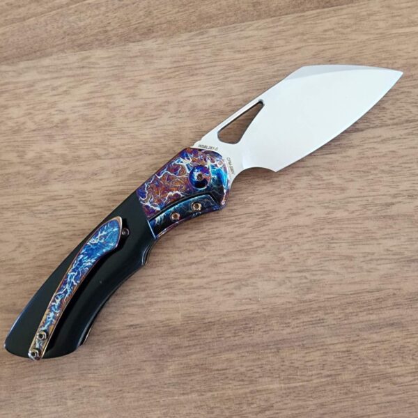 Olamic Custom Whipper Snapper Bolster Lock Sheep Foot Satin with Entropic Bolster-Black Paper