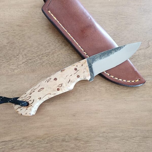 Fiddleback Forge Oconee in Masur Birch with Natural/white Liners, A2 Steel and Convex Grind - Image 3
