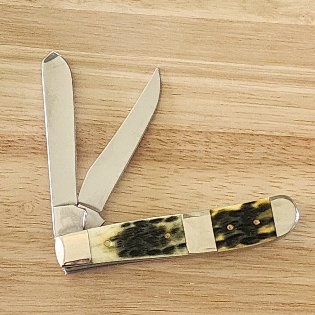 Case USA 2020 Mini Trapper Olive Green Peach Seed Jigged Bone 6207 SS – gallery image 5