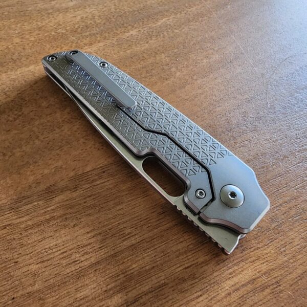 Kizer Varatas By Jacob Linquist featuring a S35VN Stone Washed Blade and Titanium Handle