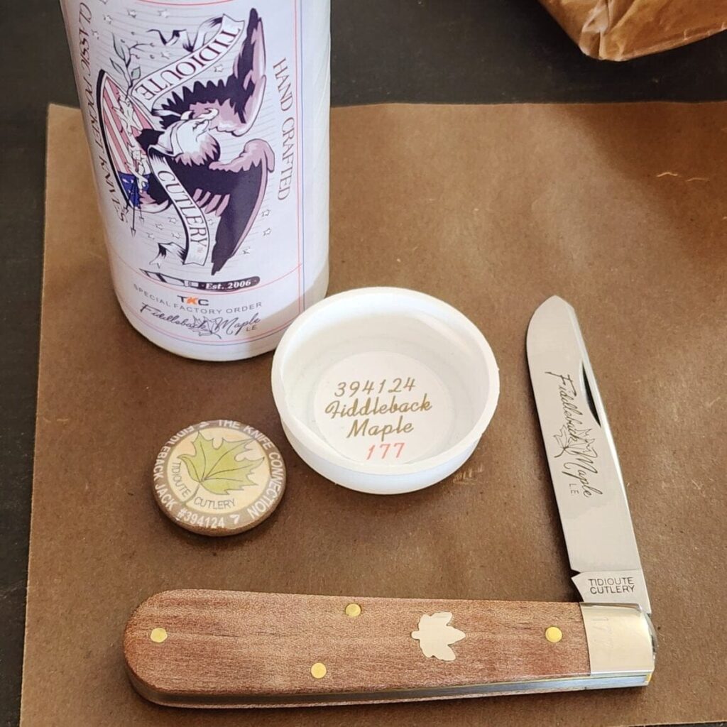 Great Eastern Cutlery #394124 Fiddleback Maple SN 177 – gallery image 5